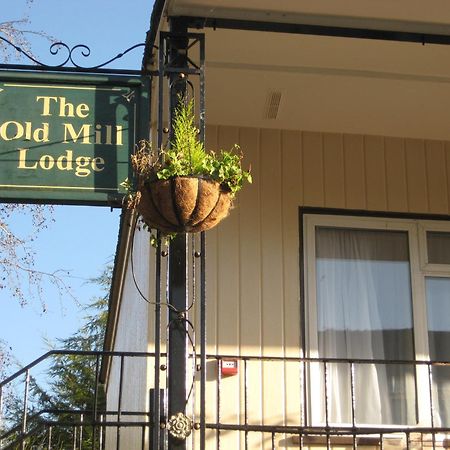 Old Mill Hotel & Lodge Бат Экстерьер фото