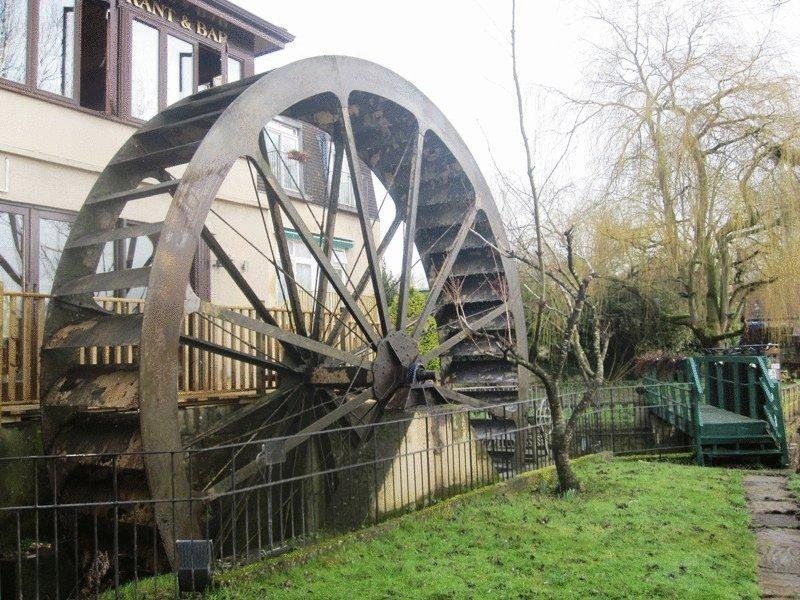 Old Mill Hotel & Lodge Бат Экстерьер фото